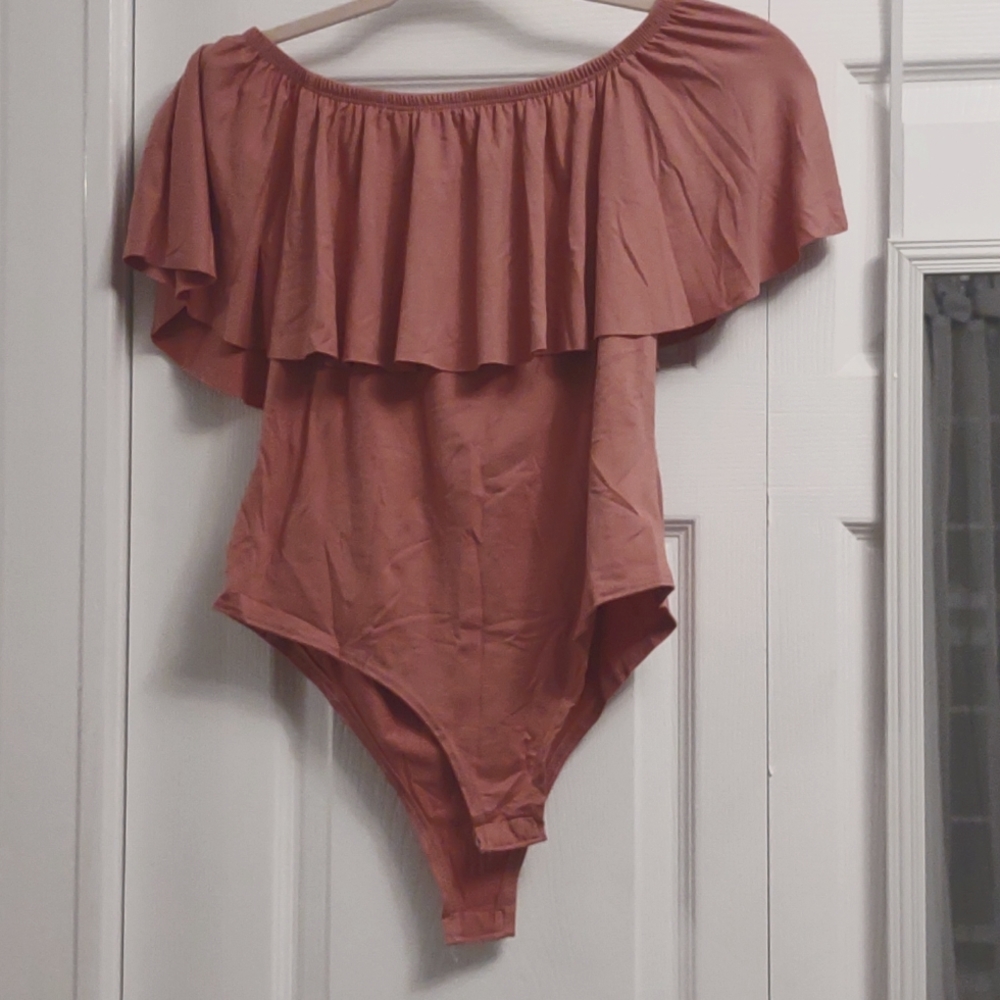 EUC bodysuit sz XL